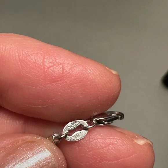 Elegant sterling Silver Tennis necklace - Picture 2 of 6